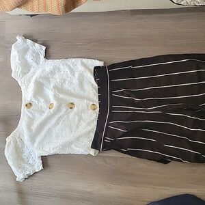 Tween girls white tee and black striped pants. Brand= Star Ride. Size= 10-12.